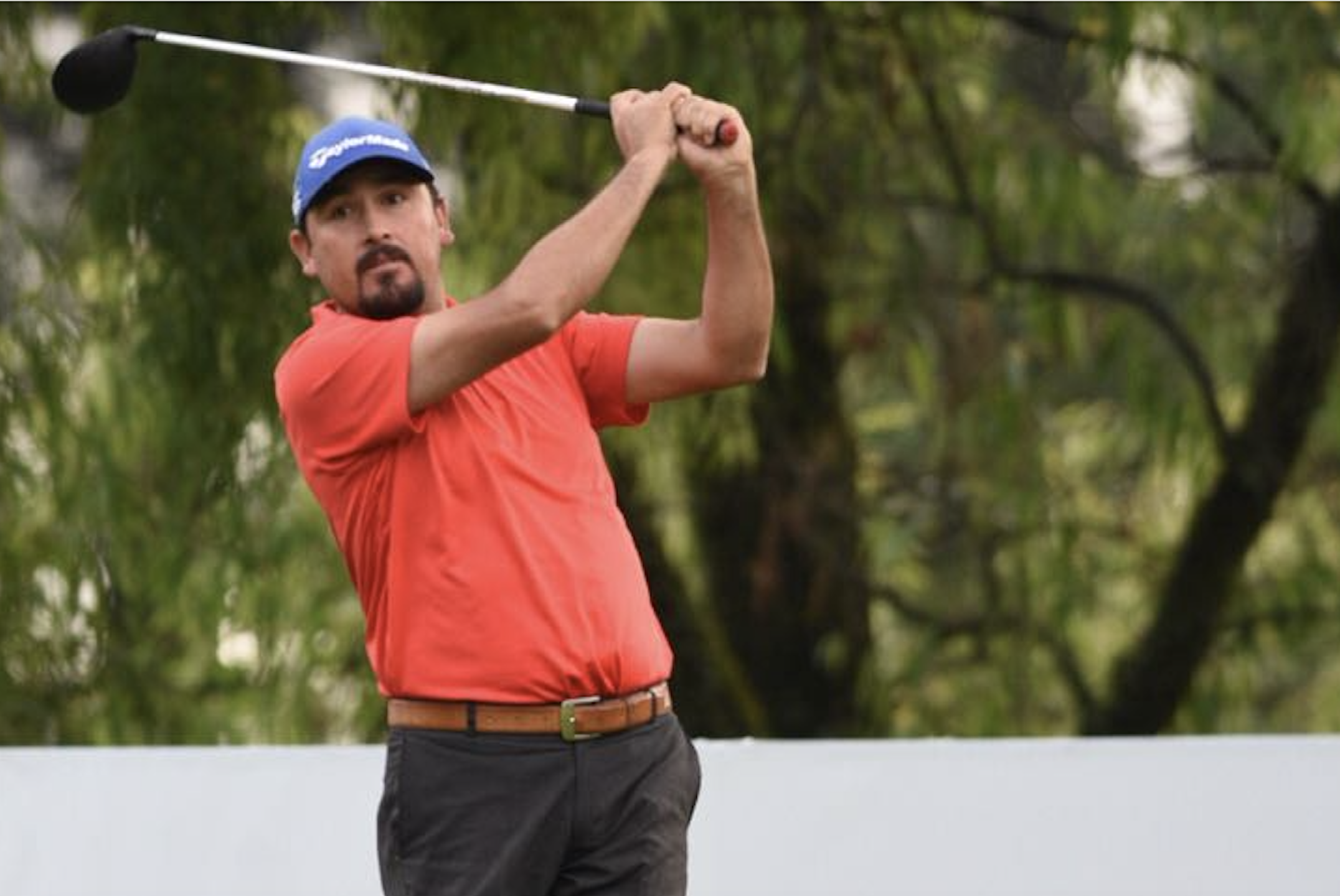 Luis Enrique Cruz lidera la primera ronda de la Escuela de Calificación en Amanali