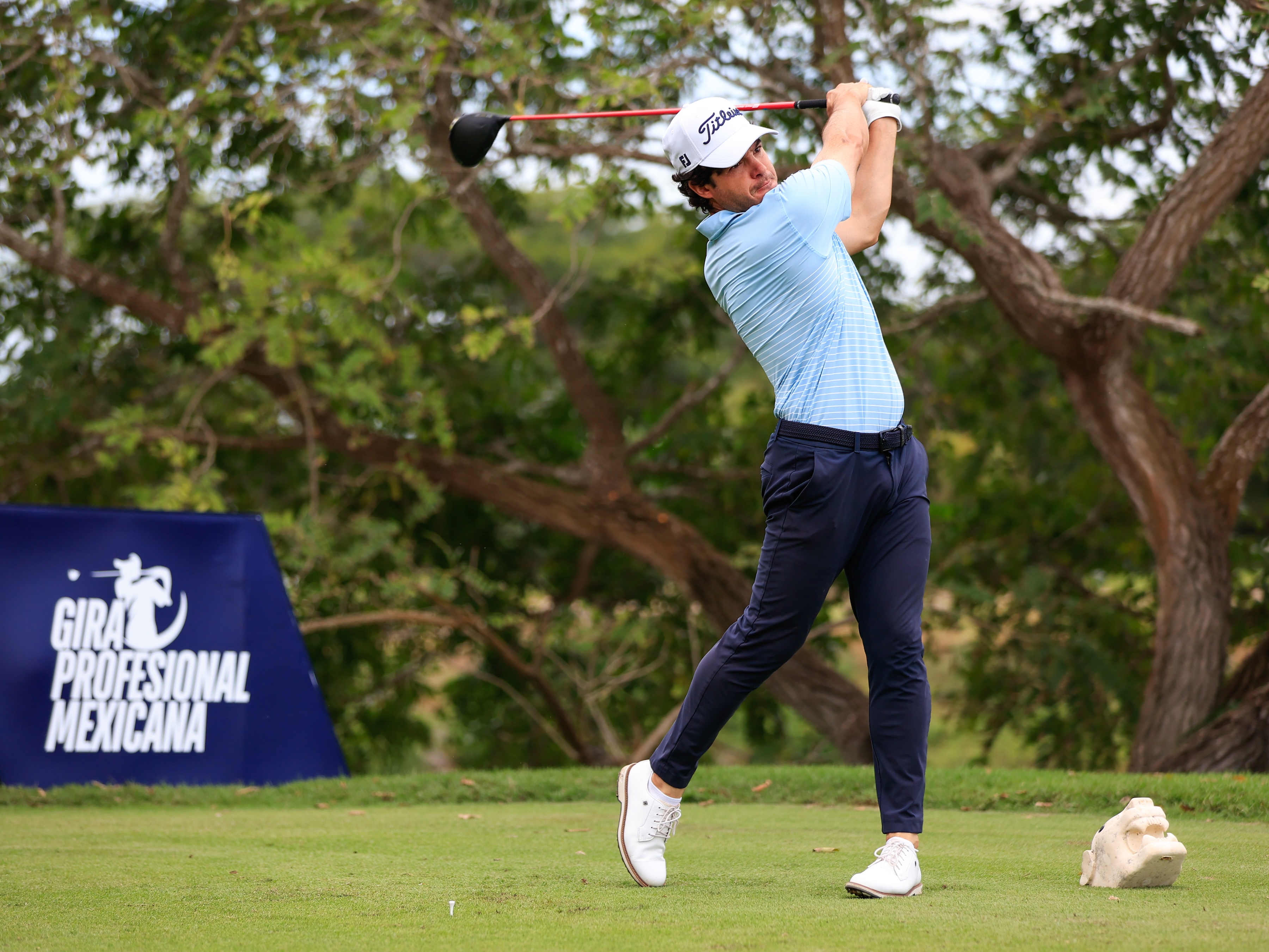 Se mantiene V�zquez al frente de El Jaguar Open de la Gira Profesional Mexicana en M�rida