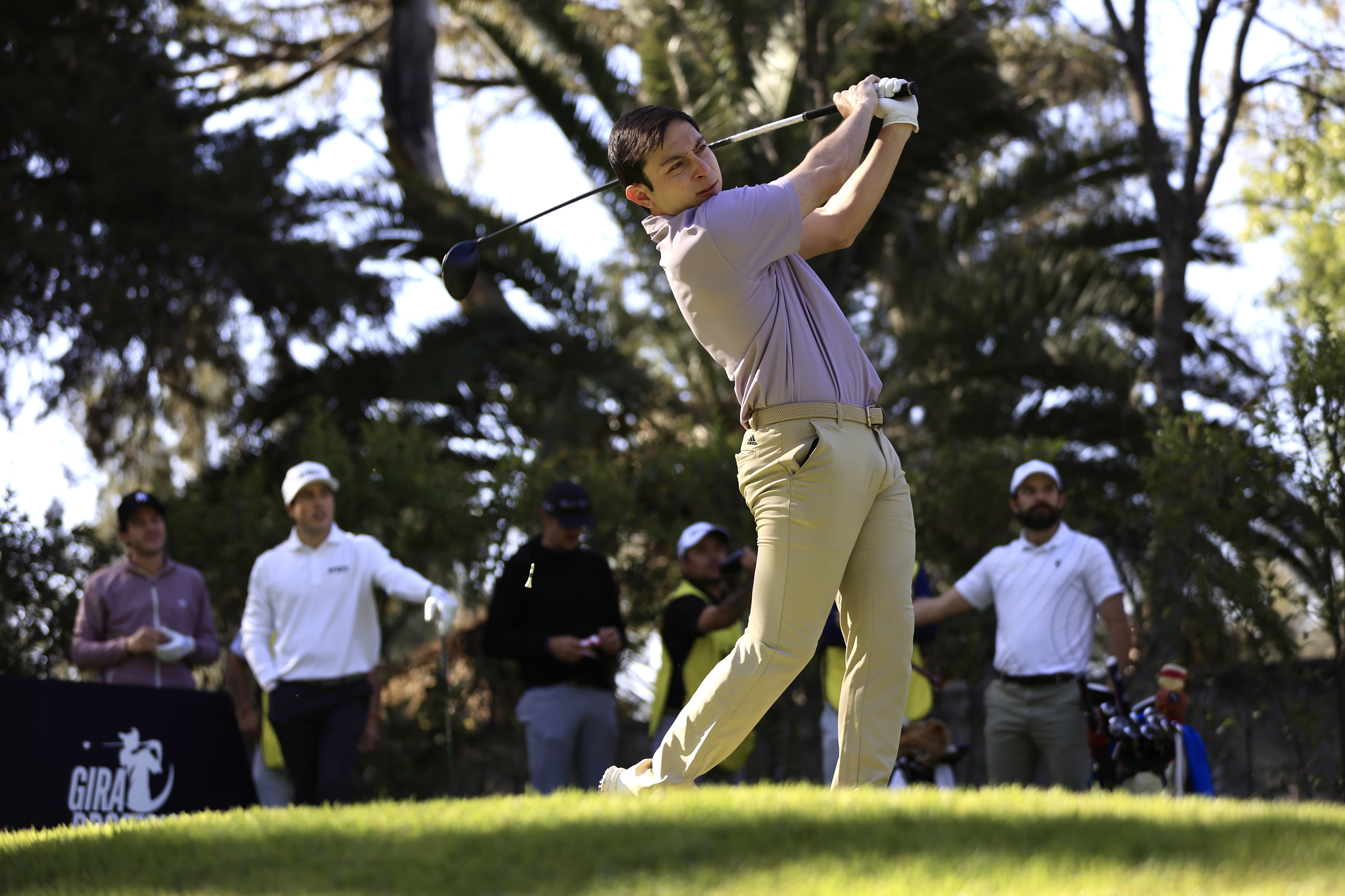 Marcelo Garza toma la delantera de la VIII Copa Prissa presentada por Maestro Dobel Tequila